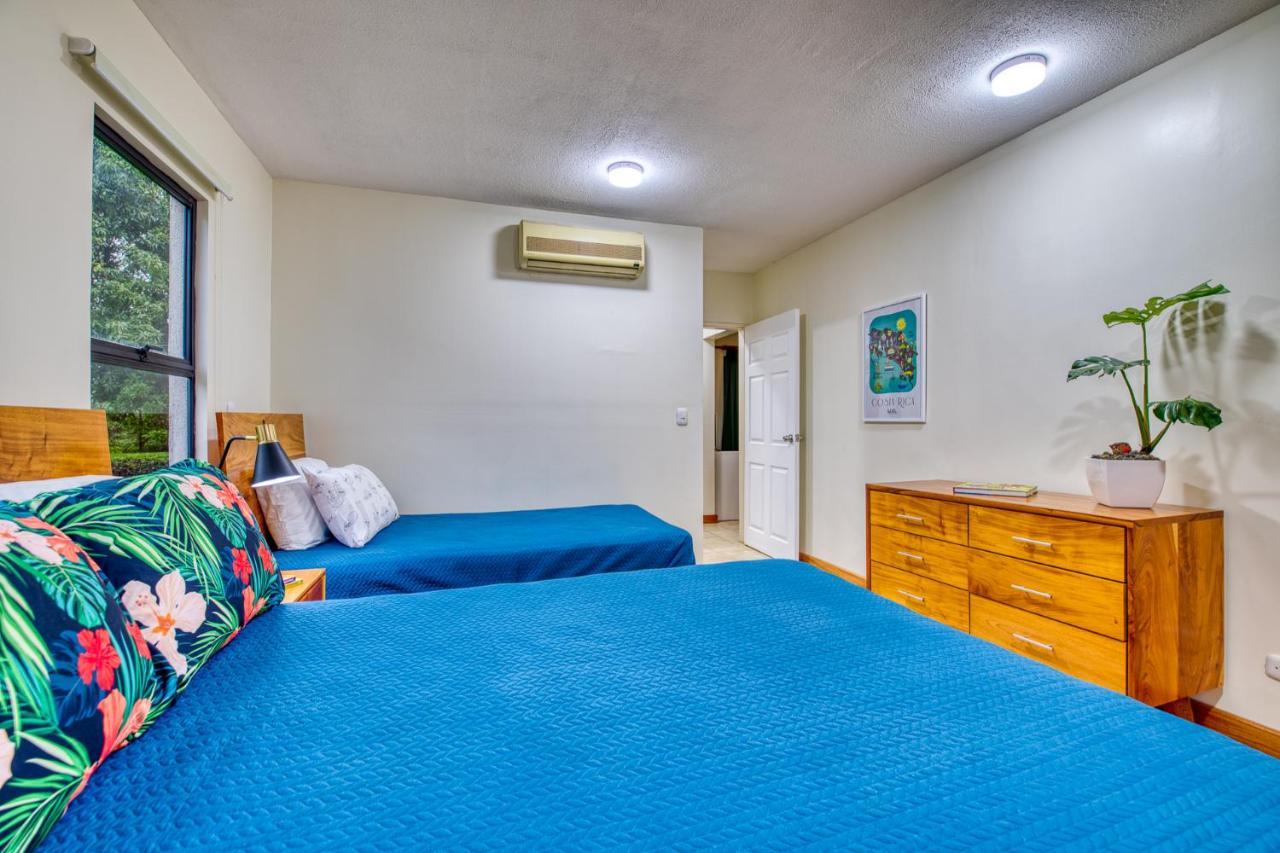 Golden Getaway Apartments Liberia Extérieur photo
